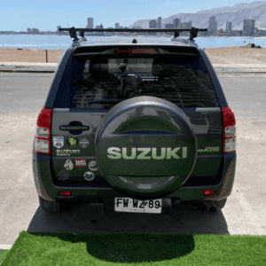 Foto vista trasera suzuki grand nomade en venta
